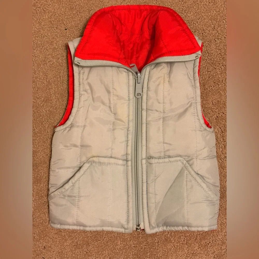 BLOOMINGDALES Light Reversible Gray & Res Puffer Vest, Size: 12-18 months
